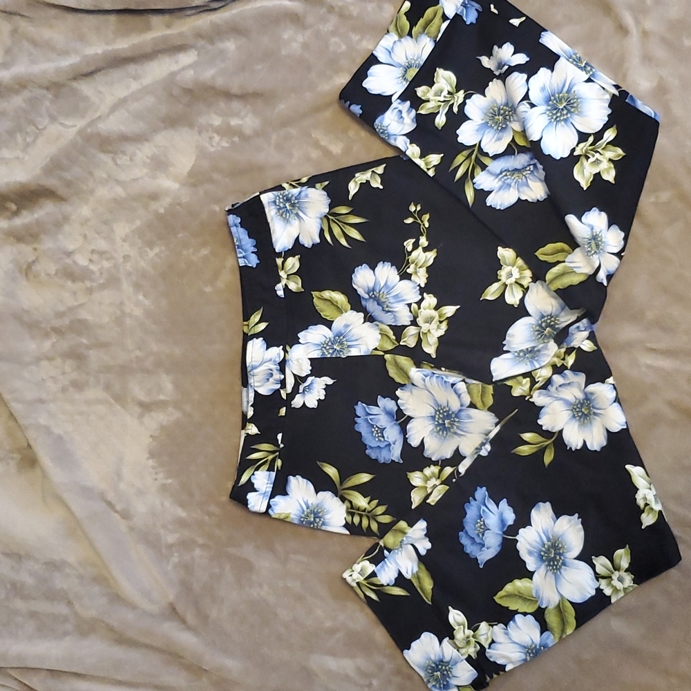 Rafaella Black Cropped Stretch Pants with Blue and White Flowers